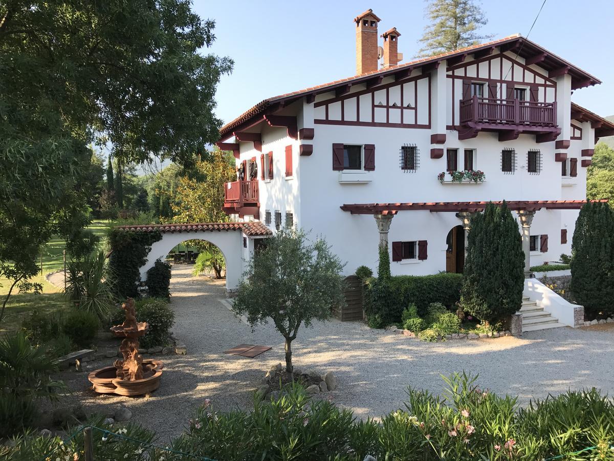 La Villa Du Parc Prades  Exteriör bild