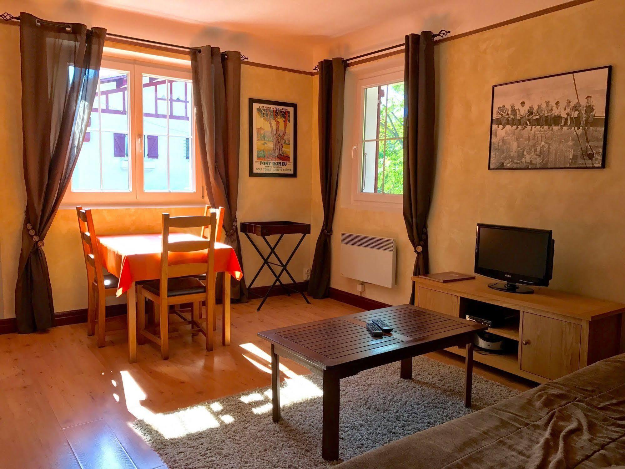La Villa Du Parc Prades  Exteriör bild