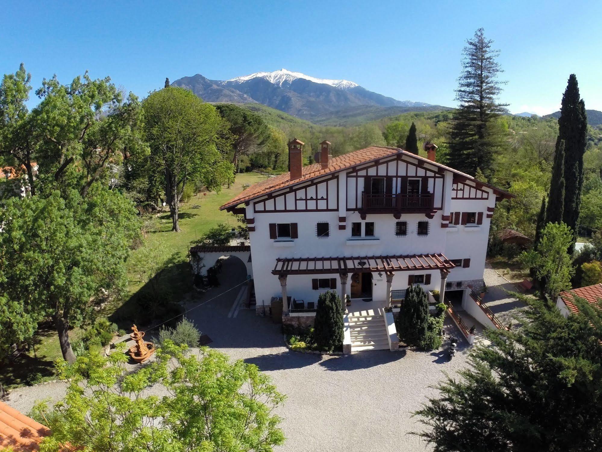 La Villa Du Parc Prades  Exteriör bild