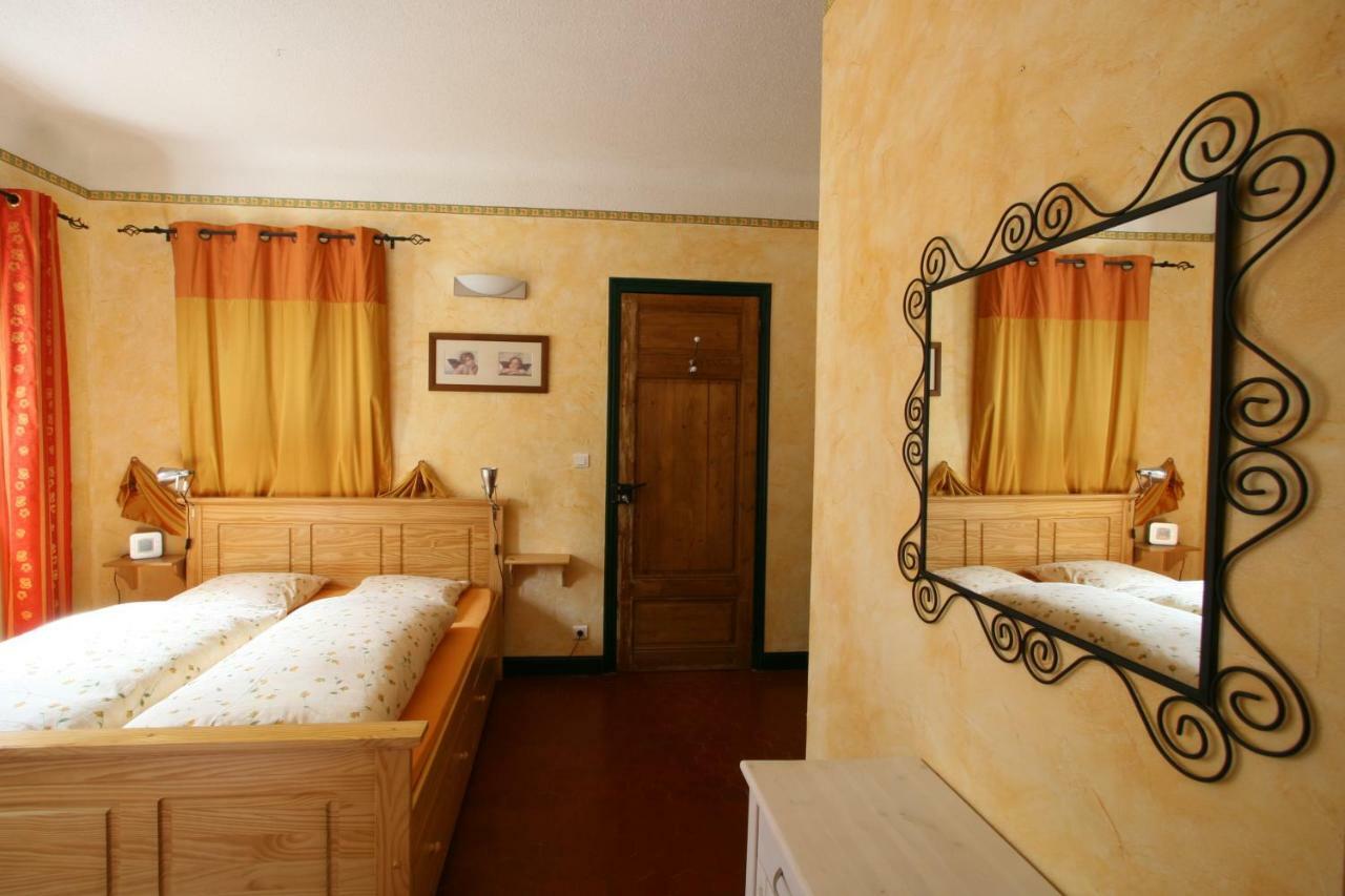 La Villa Du Parc Prades  Rum bild